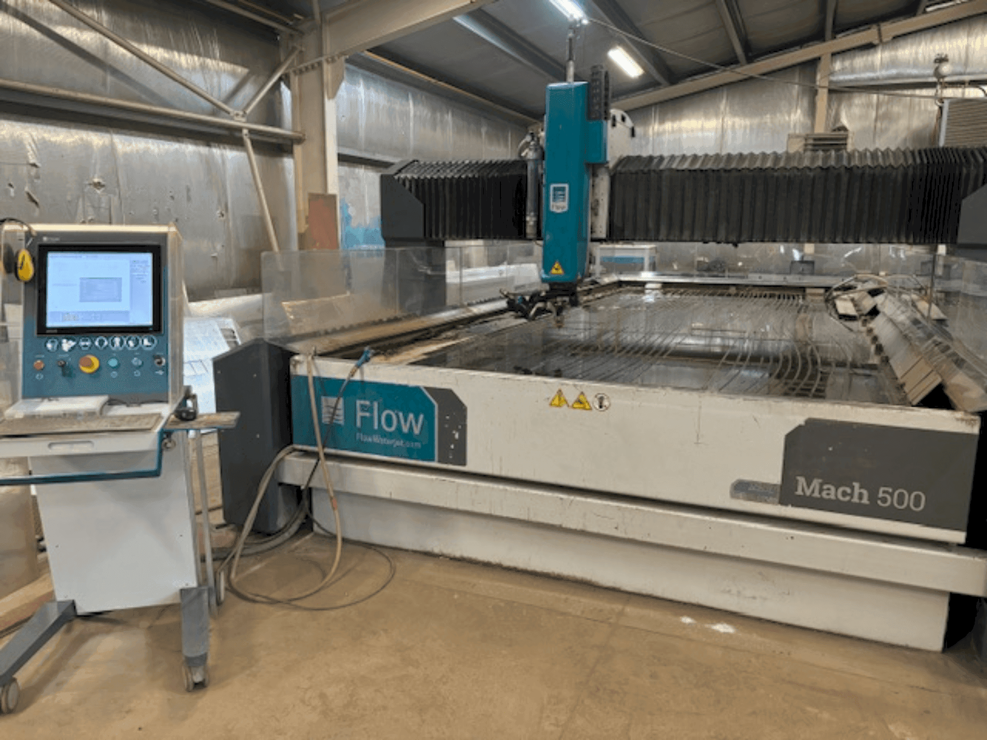 Front view of Flow Mach M500-2060 machine