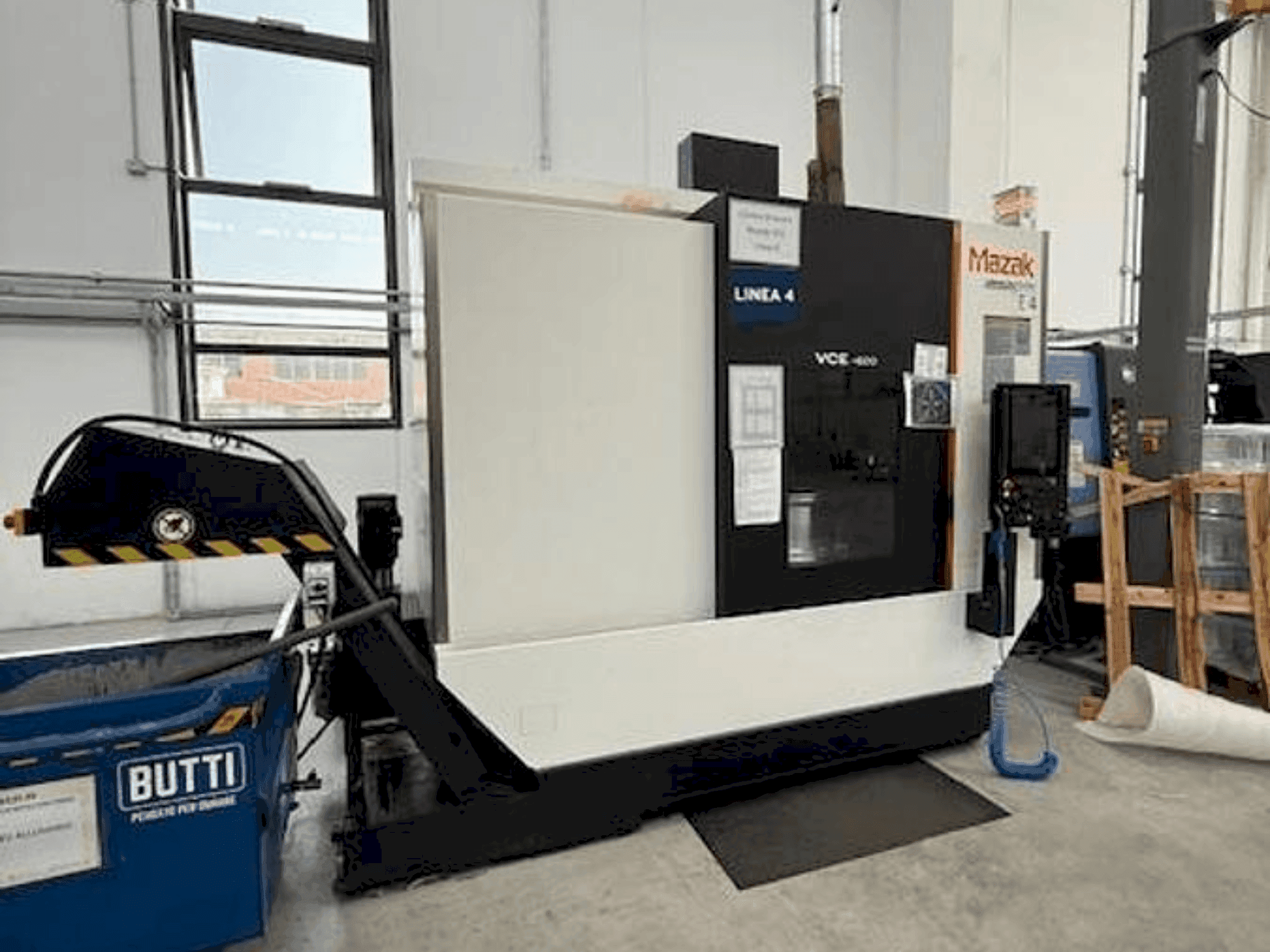 Front view of Mazak VCE 600 machine