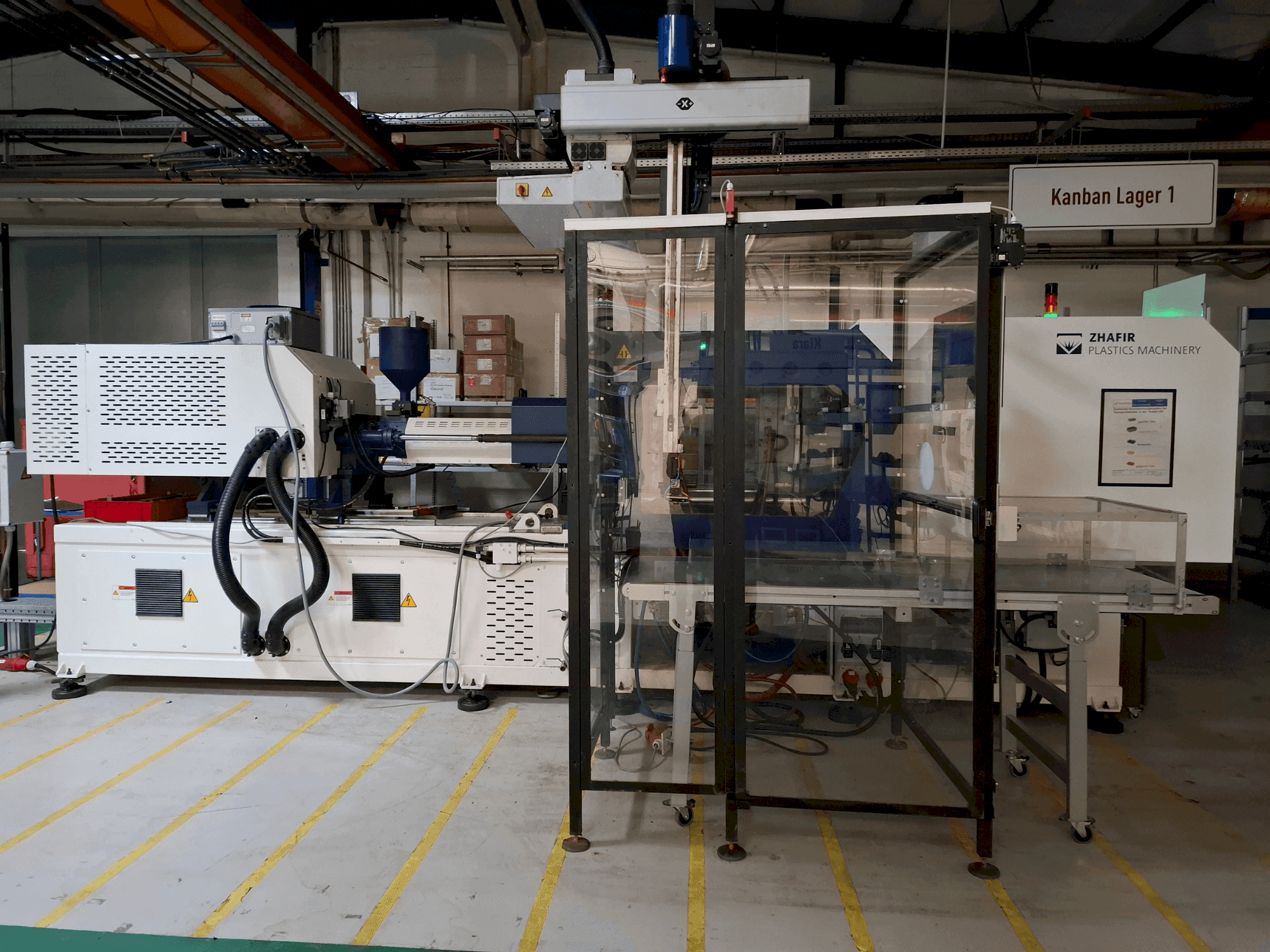 Side view of HAITIAN ZHAFIR ZERES ZE1900 machine